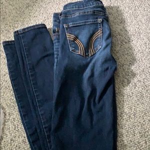 Hollister 00r. 23w 31l